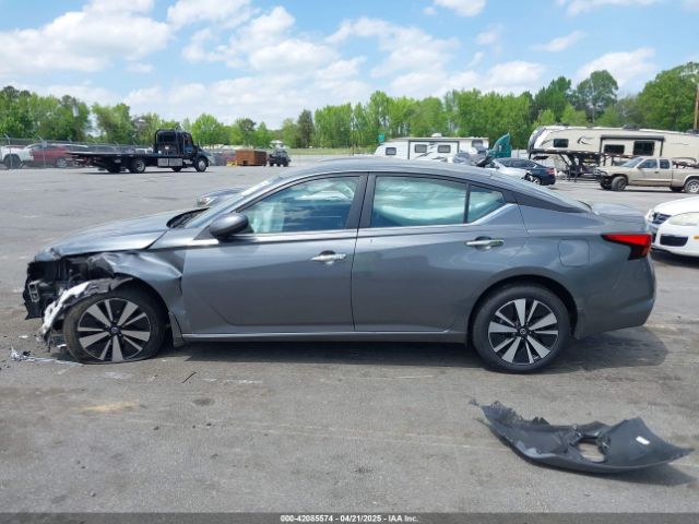 1N4BL4DW2NN302878 Nissan Altima Sv Intelligent Awd