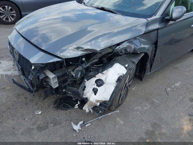 1N4BL4DW2NN302878 Nissan Altima Sv Intelligent Awd