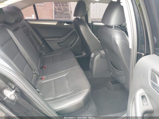 3VWDB7AJ8JM257687 Volkswagen Jetta 1.4t Se/1.4t Wolfsburg Edition