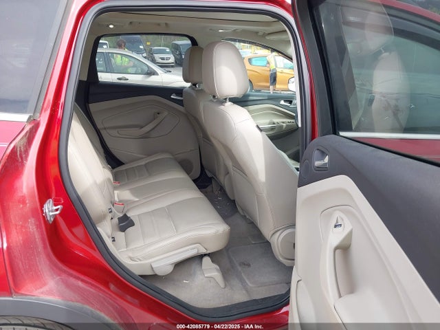 1FMCU9GX8EUC89410 Ford ESCAPE SE