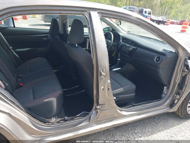 2T1BURHE5JC041894 Toyota COROLLA LE