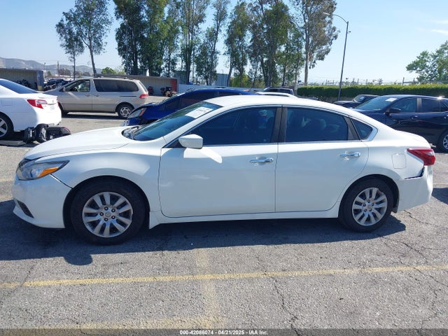 Nissan Altima 2.5 S 2018 1N4AL3AP2JC260799 Image 14