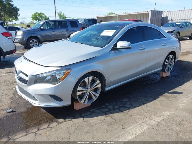 Mercedes-Benz m270 2018 WDDSJ4EB8JN507858 Image 2
