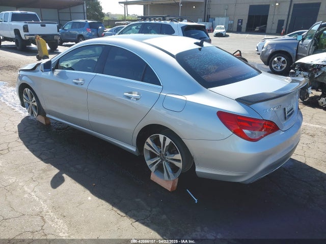 Mercedes-Benz m270 2018 WDDSJ4EB8JN507858 Image 3