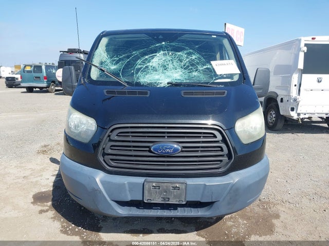 1FTYE1YM1FKA21664 Ford Transit-150