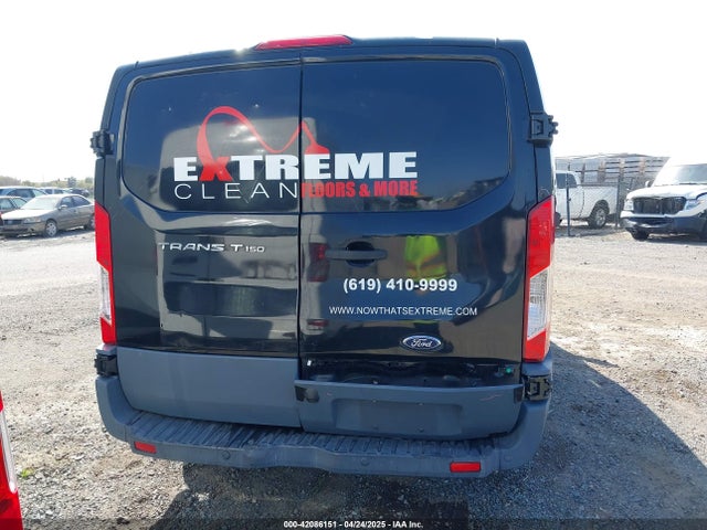 1FTYE1YM1FKA21664 Ford Transit-150