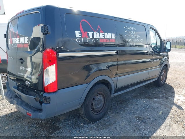 1FTYE1YM1FKA21664 Ford Transit-150