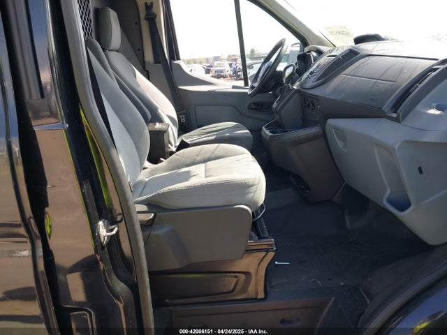 1FTYE1YM1FKA21664 Ford Transit-150