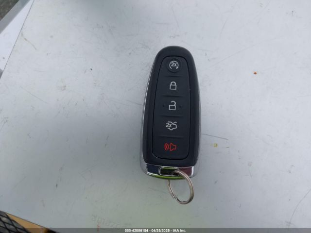 1FMCU0HD3KUB27017 Ford ESCAPE SEL