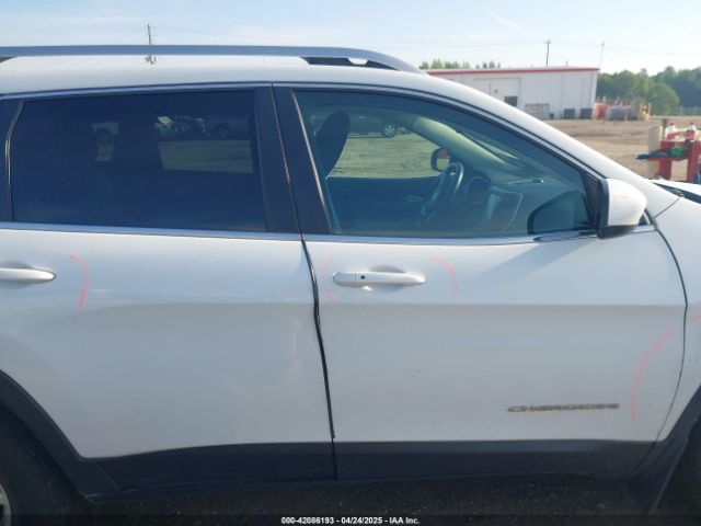 1C4PJLCB6EW206891 Jeep Cherokee Latitude
