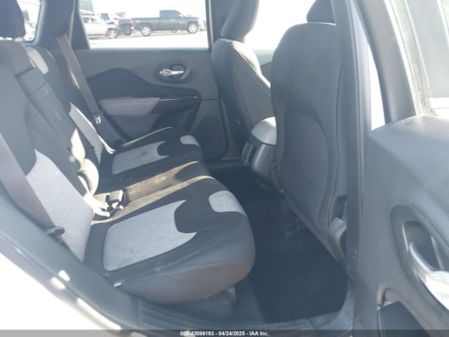 1C4PJLCB6EW206891 Jeep Cherokee Latitude