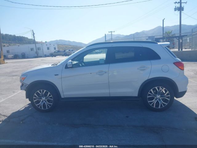 JA4AR4AW3JZ031979 Mitsubishi Outlander Sport 2.4 Sel