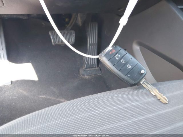 KNAFK5A81G5573215 KIA FORTE LX