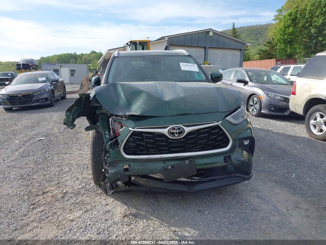5TDKDRBHXPS515888 Toyota Highlander Xle