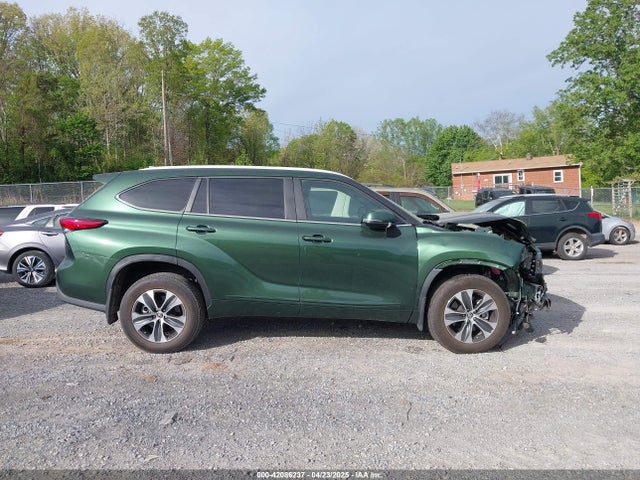 5TDKDRBHXPS515888 Toyota Highlander Xle