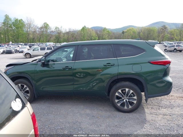 5TDKDRBHXPS515888 Toyota Highlander Xle