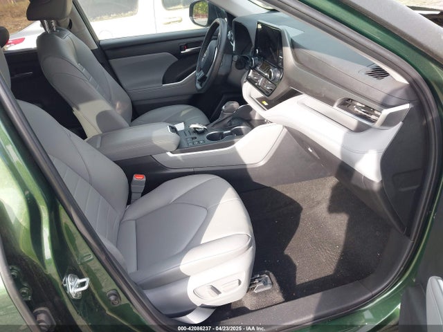 5TDKDRBHXPS515888 Toyota Highlander Xle