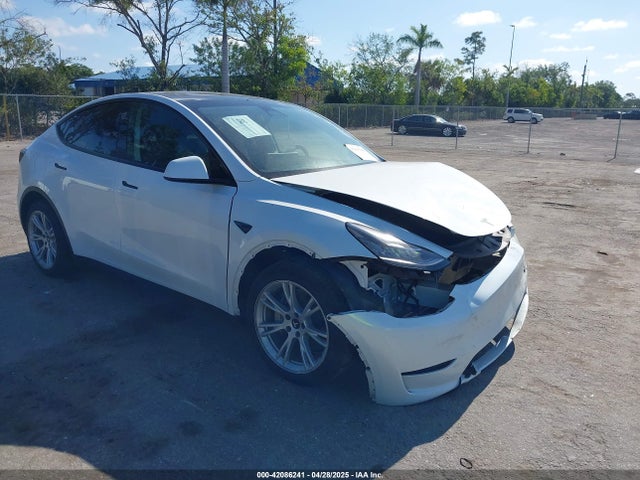 2023 TESLA MODEL Y 7SAYGAEE7PF588681 Photo 0