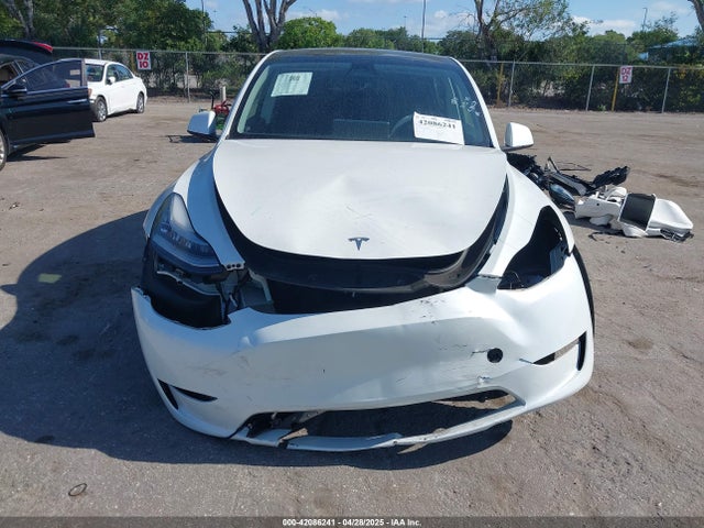 7SAYGAEE7PF588681 Tesla 2023