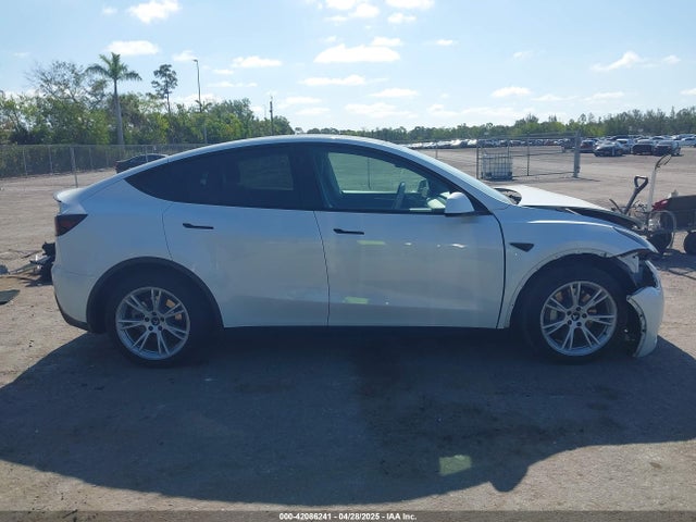 7SAYGAEE7PF588681 Tesla 2023