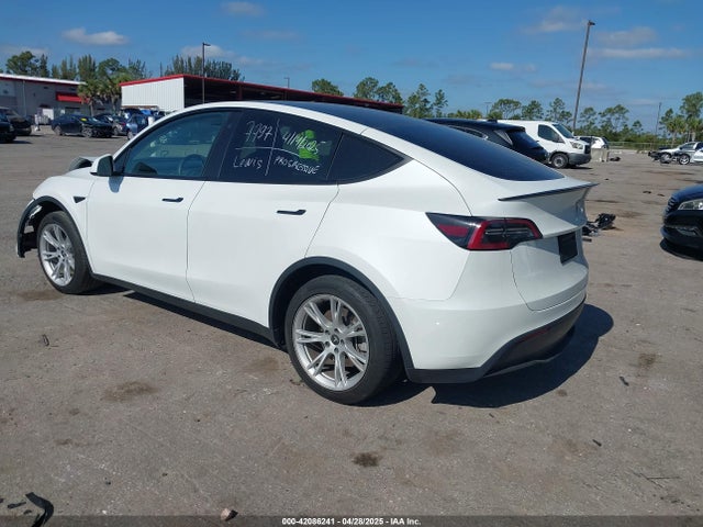 2023 TESLA MODEL Y 7SAYGAEE7PF588681 Photo 2