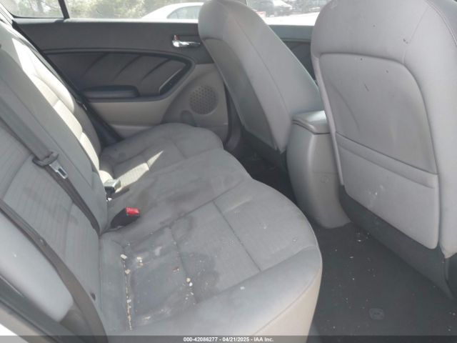 KNAFX4A65G5583272 KIA FORTE LX