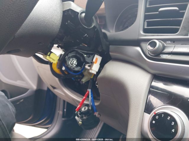 5NPD84LF1KH472702 Hyundai ELANTRA SEL