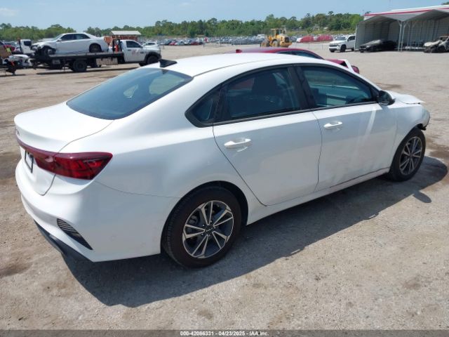 3KPF24AD2RE744300 KIA Forte Lxs