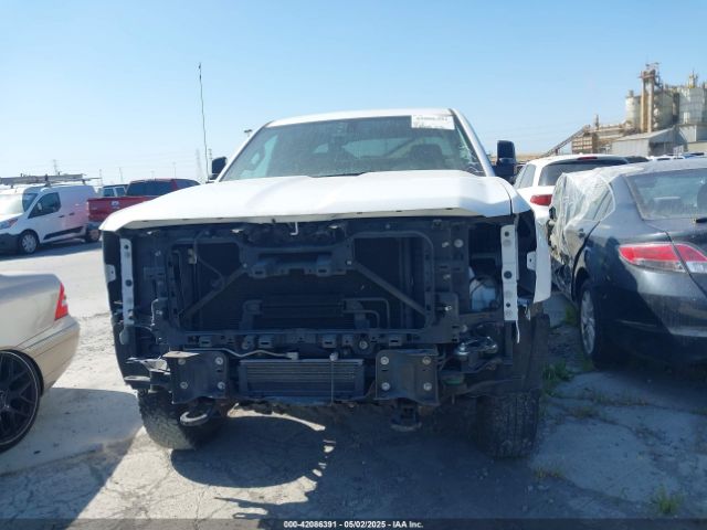 1GC2CUEGXGZ382864 Chevrolet Silverado 2500hd Wt