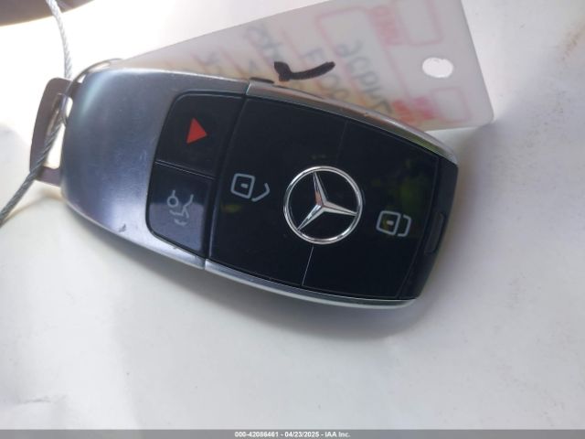 WDDZF4KB0HA096235 Mercedes-Benz E 300 4matic