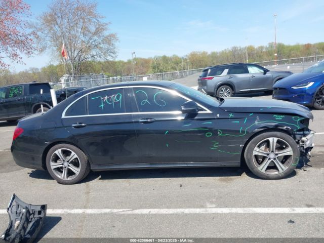 WDDZF4KB0HA096235 Mercedes-Benz E 300 4matic
