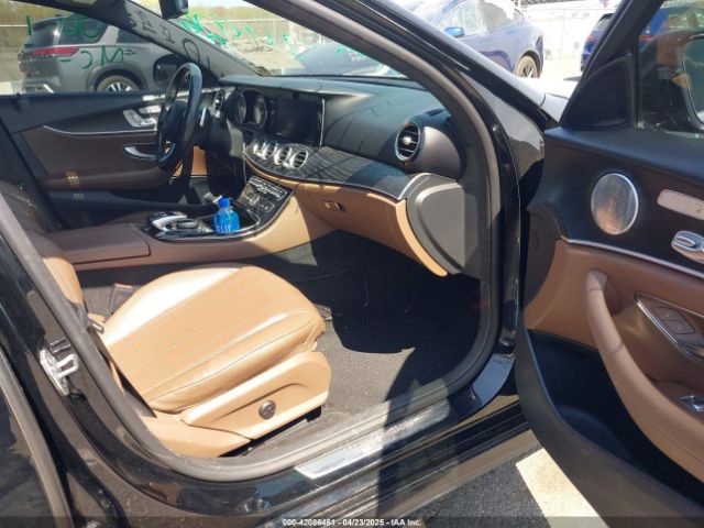 WDDZF4KB0HA096235 Mercedes-Benz E 300 4matic