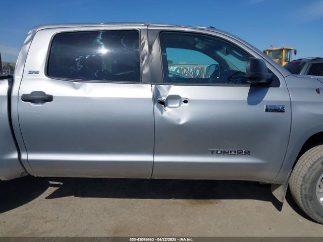 5TFDY5F18HX616846 Toyota Tundra Sr5 5.7l V8