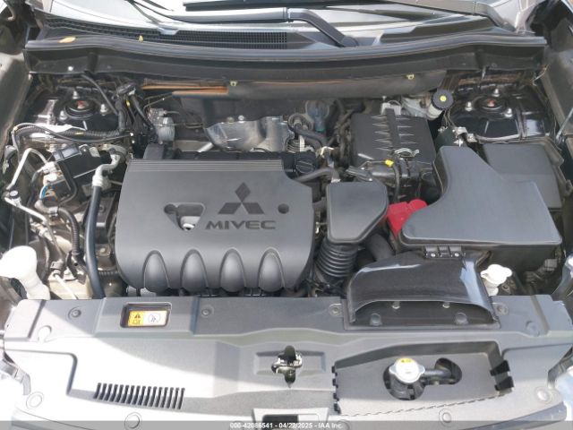 JA4AD2A32JZ017001 Mitsubishi Outlander Es
