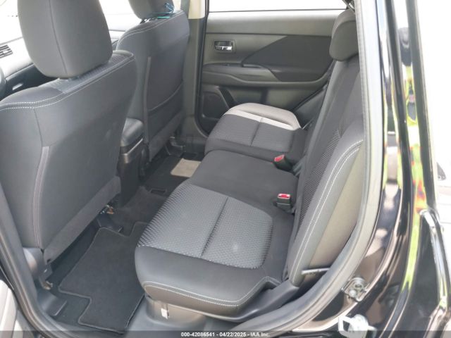 JA4AD2A32JZ017001 Mitsubishi Outlander Es