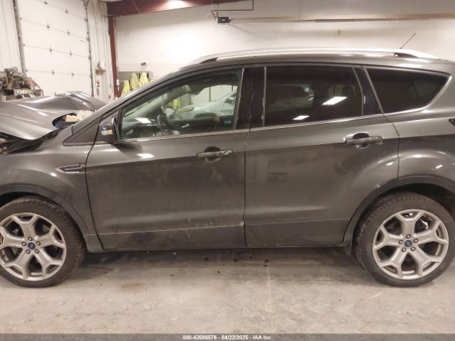 1FMCU9J9XHUD37682 Ford Escape Titanium