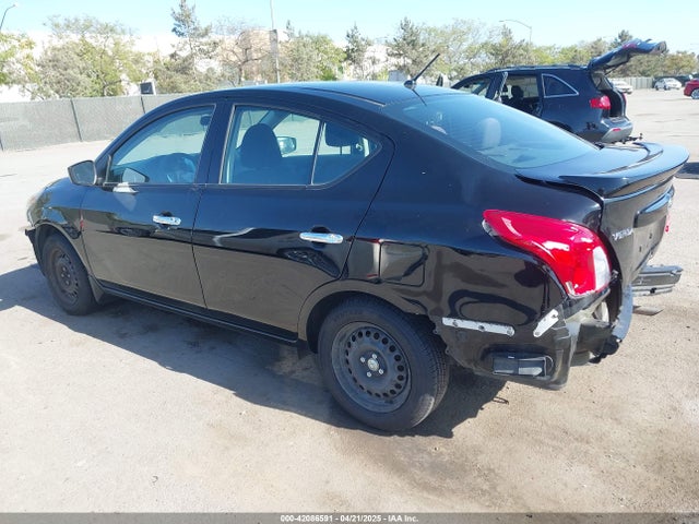 3N1CN7AP5JL863256 Nissan 2018