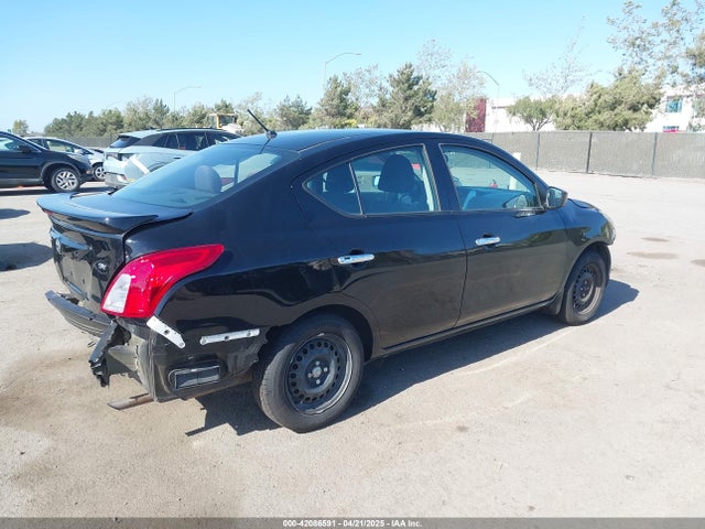 3N1CN7AP5JL863256 Nissan 2018