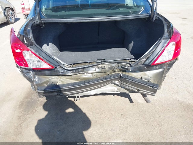 3N1CN7AP5JL863256 Nissan 2018