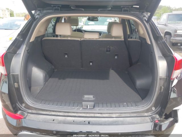KM8J3CA28HU407626 Hyundai Tucson Limited