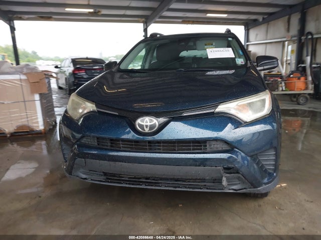 JTMZFREV8JJ191399 Toyota RAV4 LE