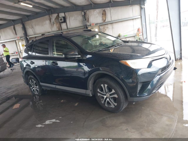 JTMZFREV8JJ191399 Toyota RAV4 LE