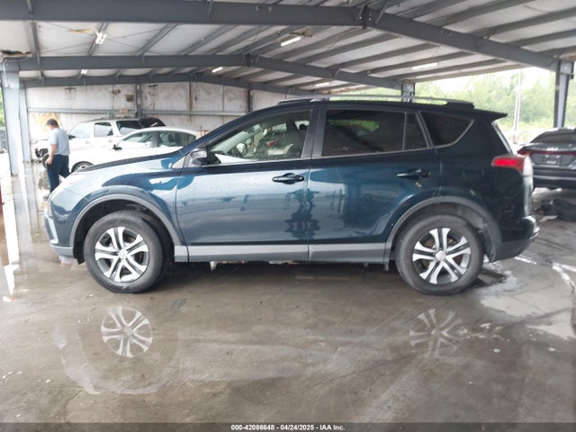 JTMZFREV8JJ191399 Toyota RAV4 LE
