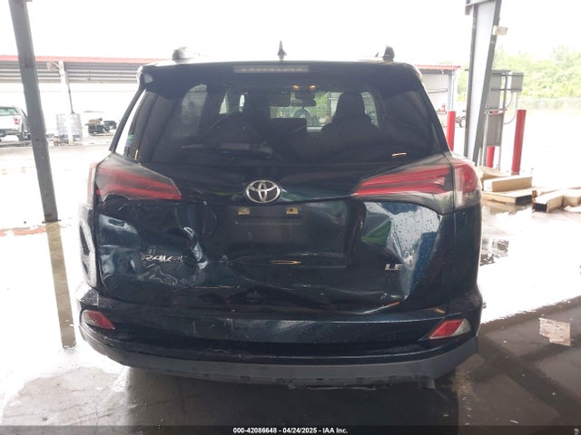 JTMZFREV8JJ191399 Toyota RAV4 LE