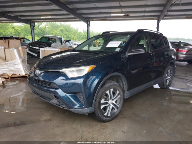 JTMZFREV8JJ191399 Toyota RAV4 LE
