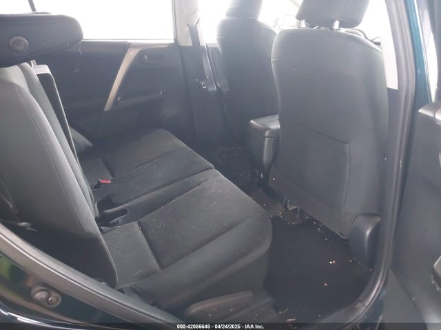 JTMZFREV8JJ191399 Toyota RAV4 LE