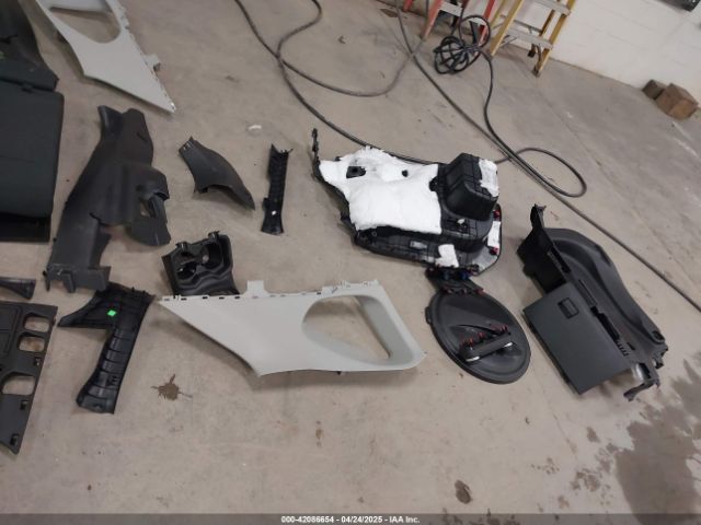 2T3P1RFV3KW017781 Toyota Rav4 Xle