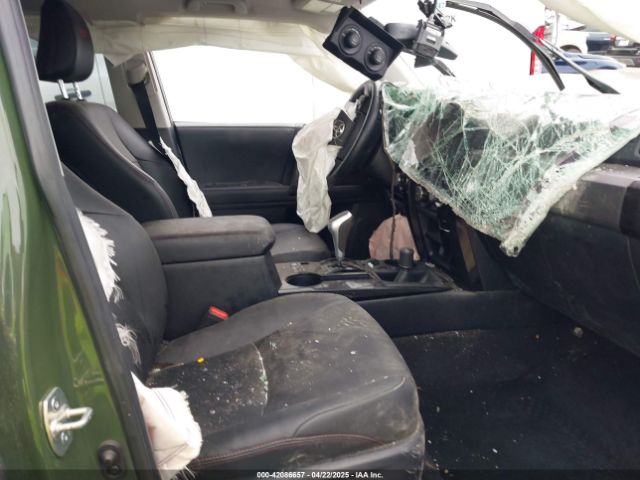 2022 TOYOTA 4RUNNER JTERU5JR2N5980584 Photo 4