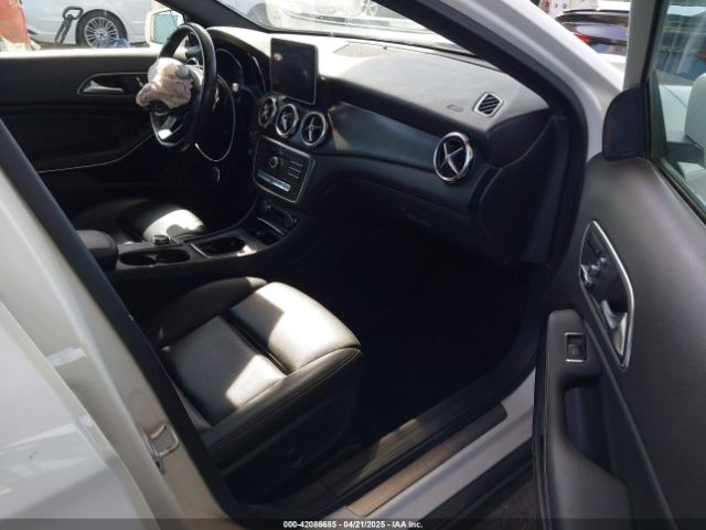 WDCTG4EB4JJ451996 Mercedes-Benz GLA 250