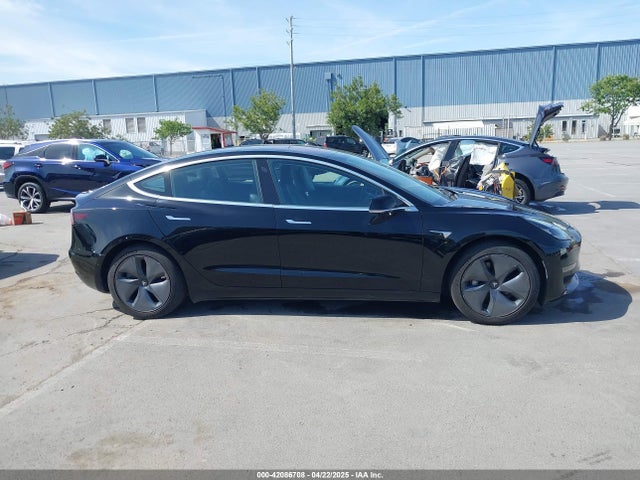 5YJ3E1EA6HF002158 Tesla Model 3 Long Range/standard